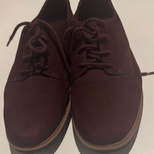 Clarks  Dark Burgundy Oxfords women’s